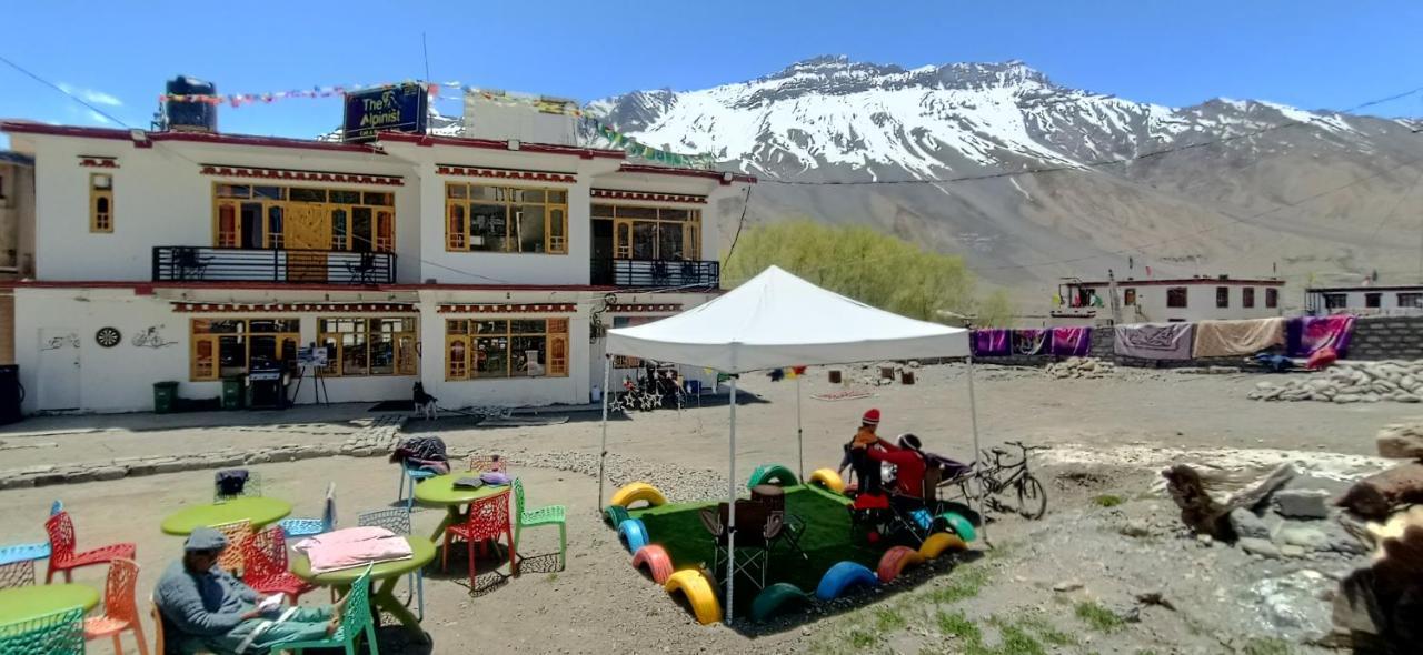 Hotel The Alpinist Cafe And Retreat à Kaza Extérieur photo