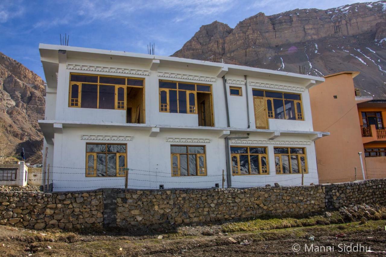 Hotel The Alpinist Cafe And Retreat à Kaza Extérieur photo