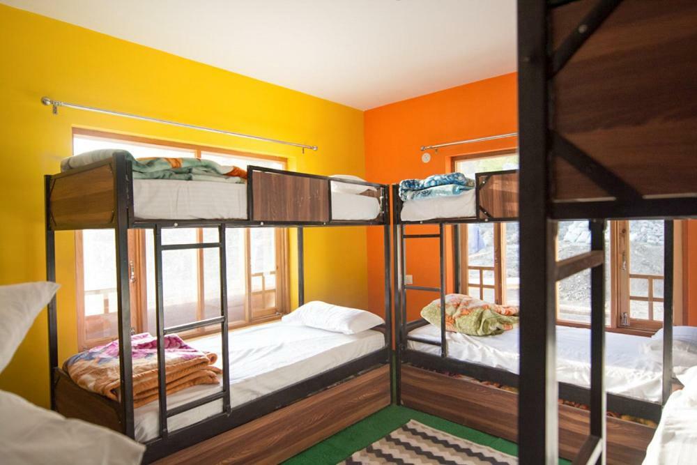Hotel The Alpinist Cafe And Retreat à Kaza Extérieur photo